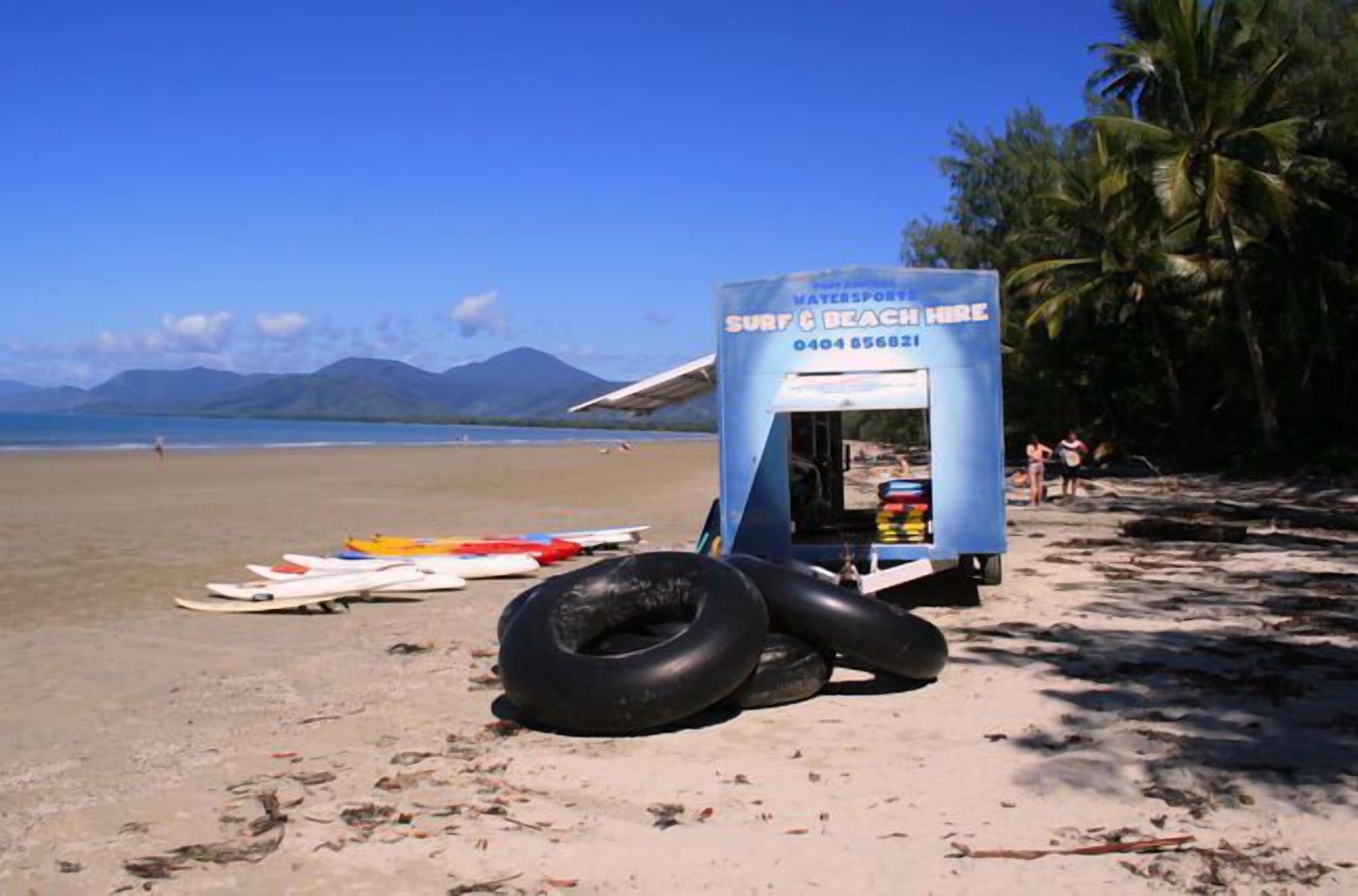 Short Walk  to Four Mile Beach and the Town Centre!