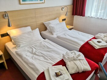 Hotel Haus Vom Guten Hirten Reviews Photos Rates Ebookers Com