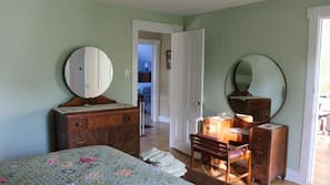 4 bedrooms, Internet, linens
