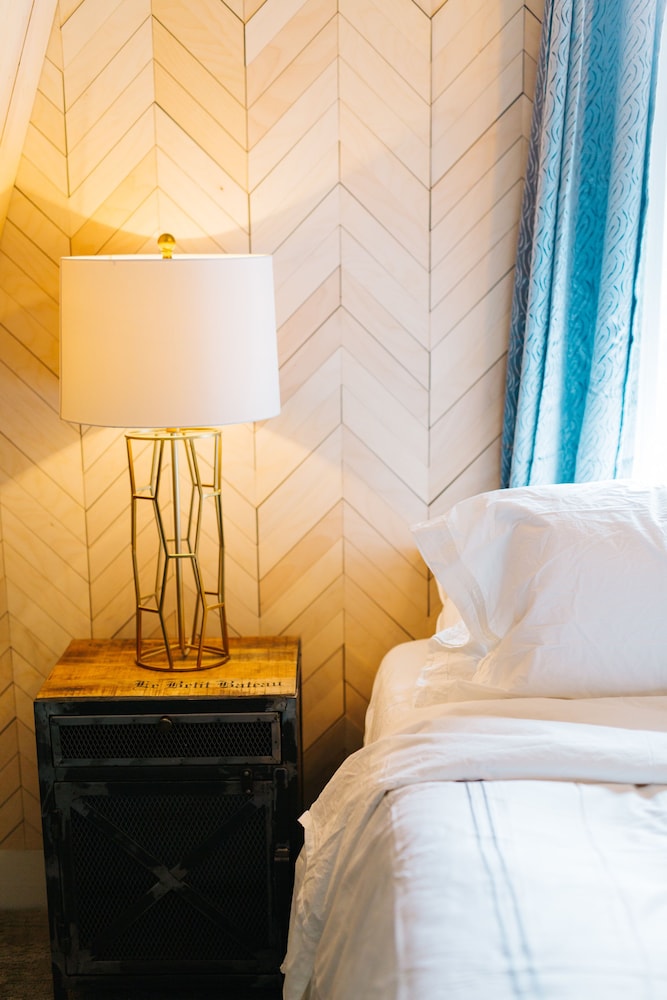 Charming Historic ️of Old Town* No CAR needed*Group Friendly*Cool yard