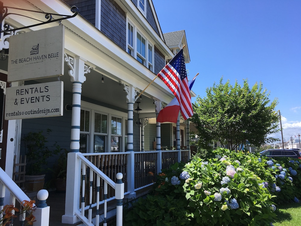 Charming Victorian Five-bedroom Sunday-Sunday Rental