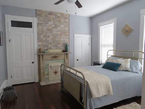 Check Expedia for Availability of Eclectic, Beautiful Home in Midtown - Overton Square