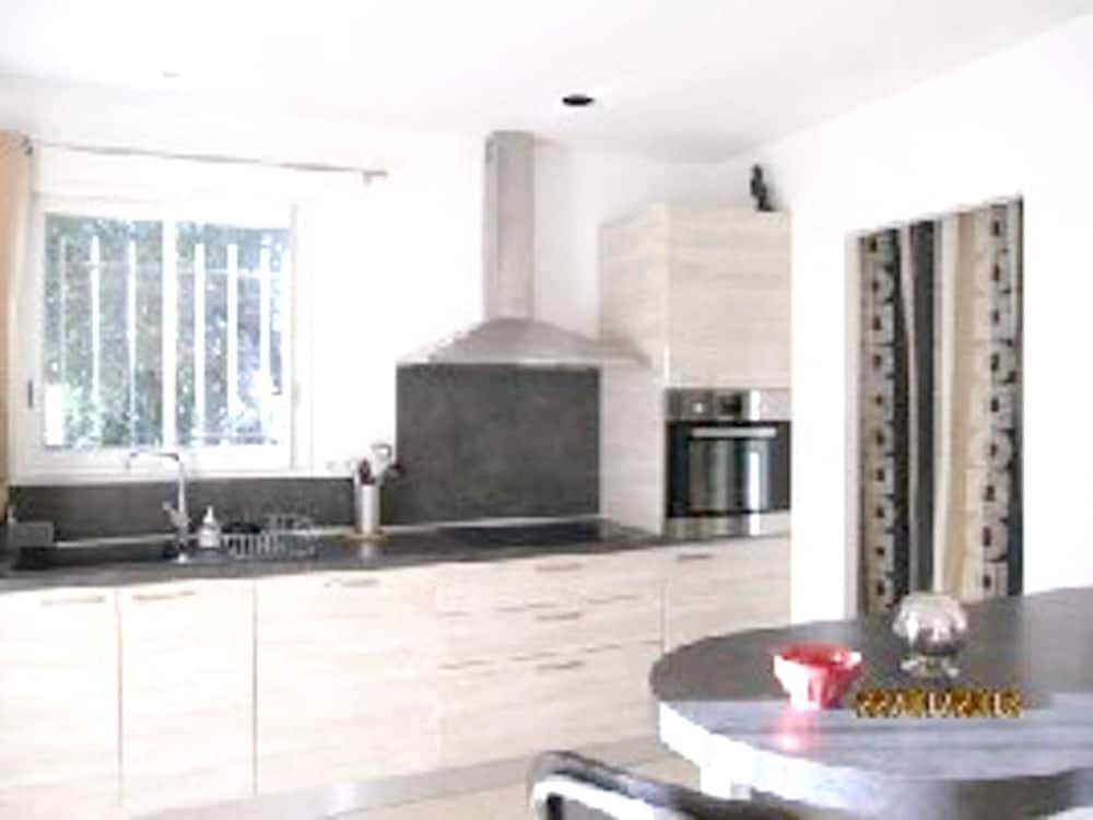 House With 3 Bedrooms In Sari Solenzara With Wonderful Mountain