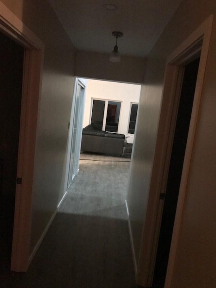 Luxurious modern lakefront cottage in Grand Beach Manitoba Deals