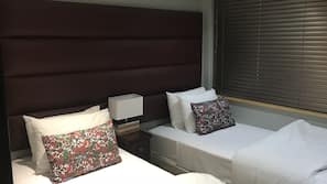 2 bedrooms, Egyptian cotton sheets, premium bedding, desk