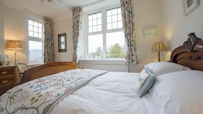 5 bedrooms, free WiFi, linens