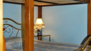 1 bedroom, in-room safe, iron/ironing board, free WiFi