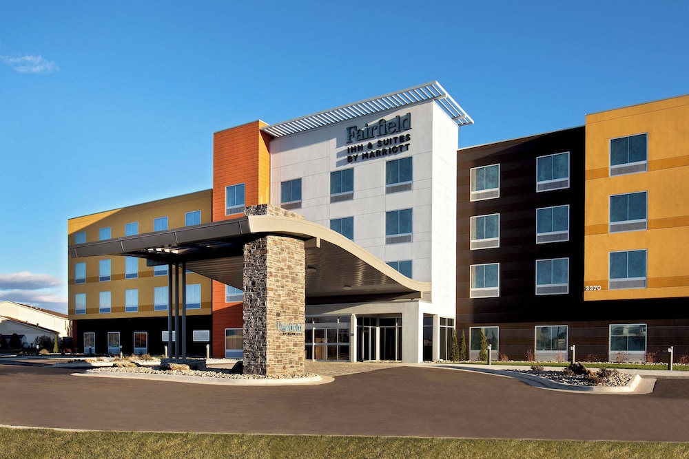 Fairfield Inn Suites By Marriott Mcpherson In Salina Hotel