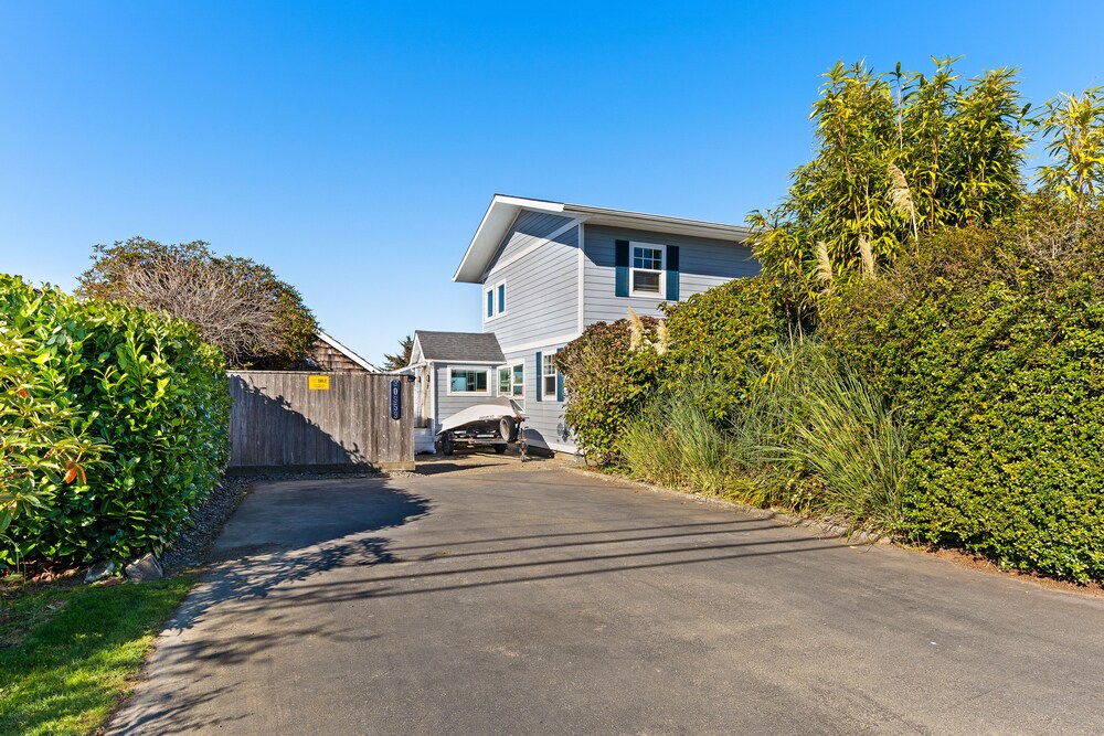 Dog-friendly home with deck, balcony & ocean/bay views - near beaches & parks