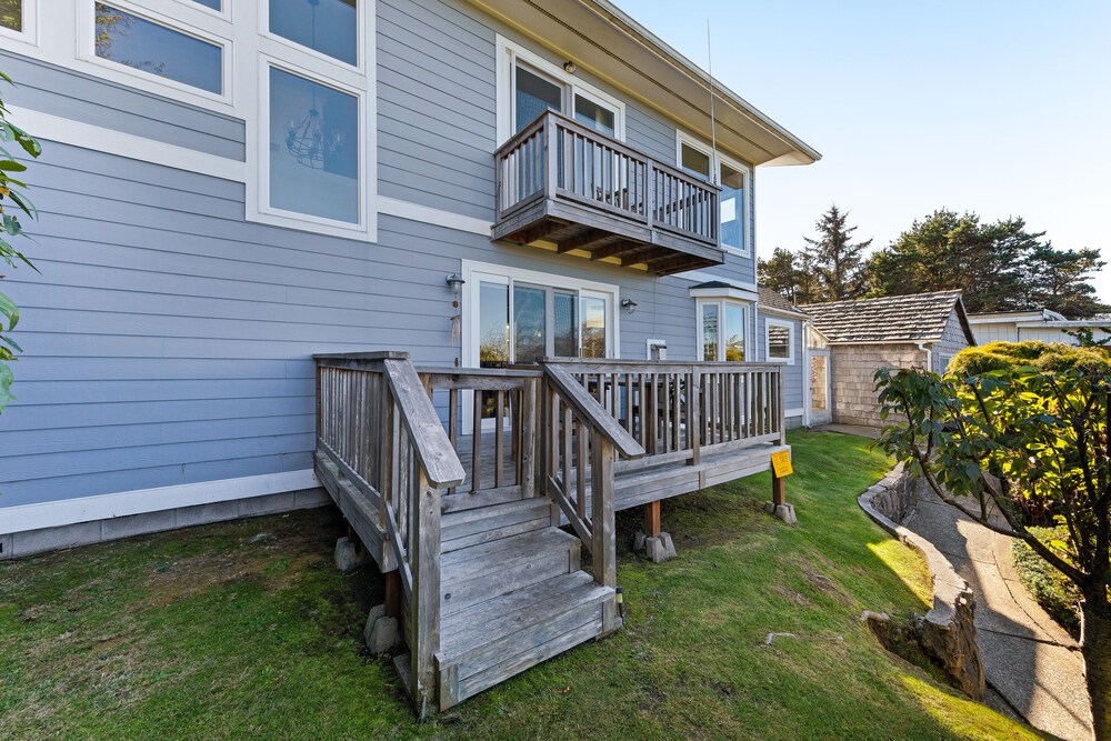 Dog-friendly home with deck, balcony & ocean/bay views - near beaches & parks