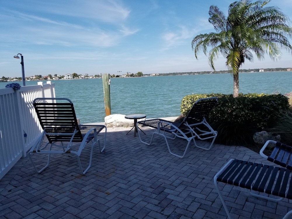 - Paradise Ln-Dolphin View - Boats*-Pets* Welcome !!