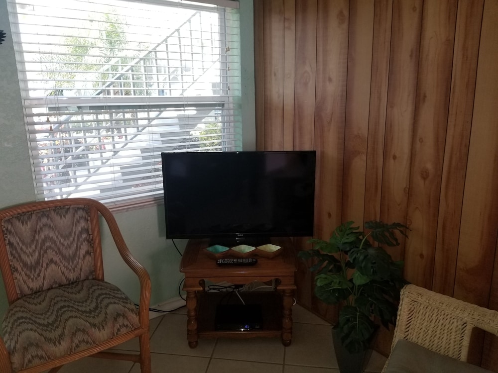 - Paradise Ln-Dolphin View - Boats*-Pets* Welcome !!