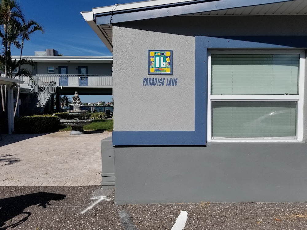 - Paradise Ln-Dolphin View - Boats*-Pets* Welcome !!