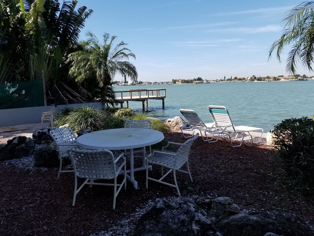 - Paradise Ln-Dolphin View - Boats*-Pets* Welcome !!