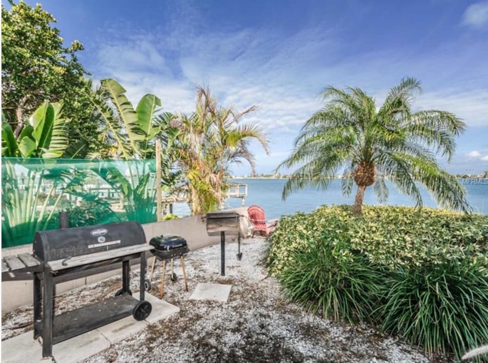 - Paradise Ln-Dolphin View - Boats*-Pets* Welcome !!