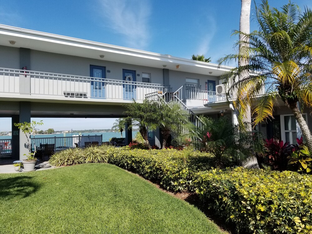 - Paradise Ln-Dolphin View - Boats*-Pets* Welcome !!