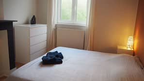 7 Schlafzimmer, hochwertige Bettwaren, individuell dekoriert