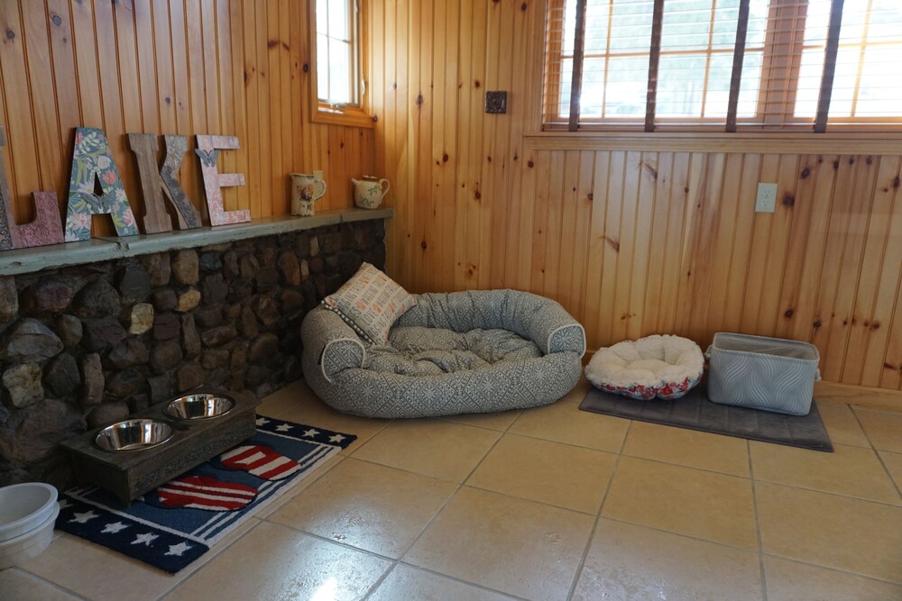 Beautiful Views, Sunrises, Pet Friendly, Comfortable! Penn Yan Abritel