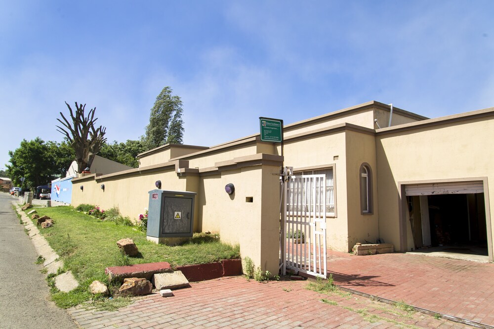 Ekhaya Guest House In Johannesburg Hotel Rates Reviews - 