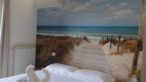Cots/infant beds, free WiFi