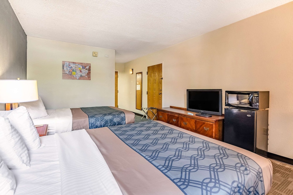 Econo Lodge Inn & Suites Radford-Blacksburg Area