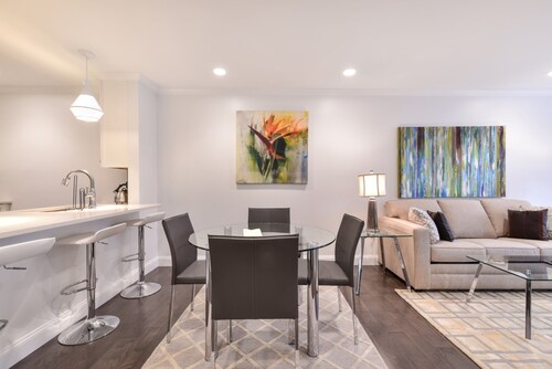 South Boston Hotels Find Hotel Deals Reviews On Orbitz Global Luxury Suites At South Boston