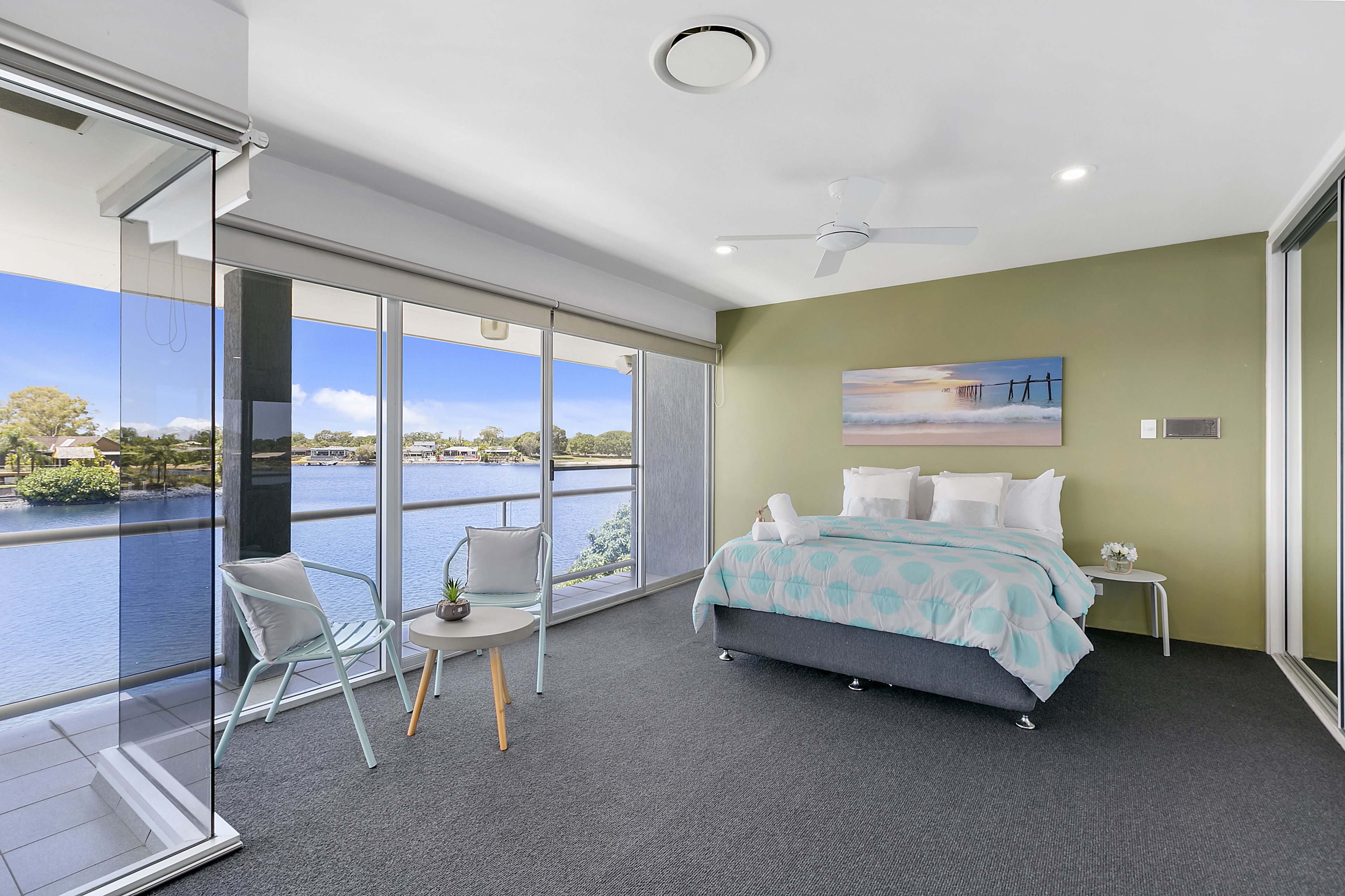 Havana Blue - Large 4 Bedroom Home