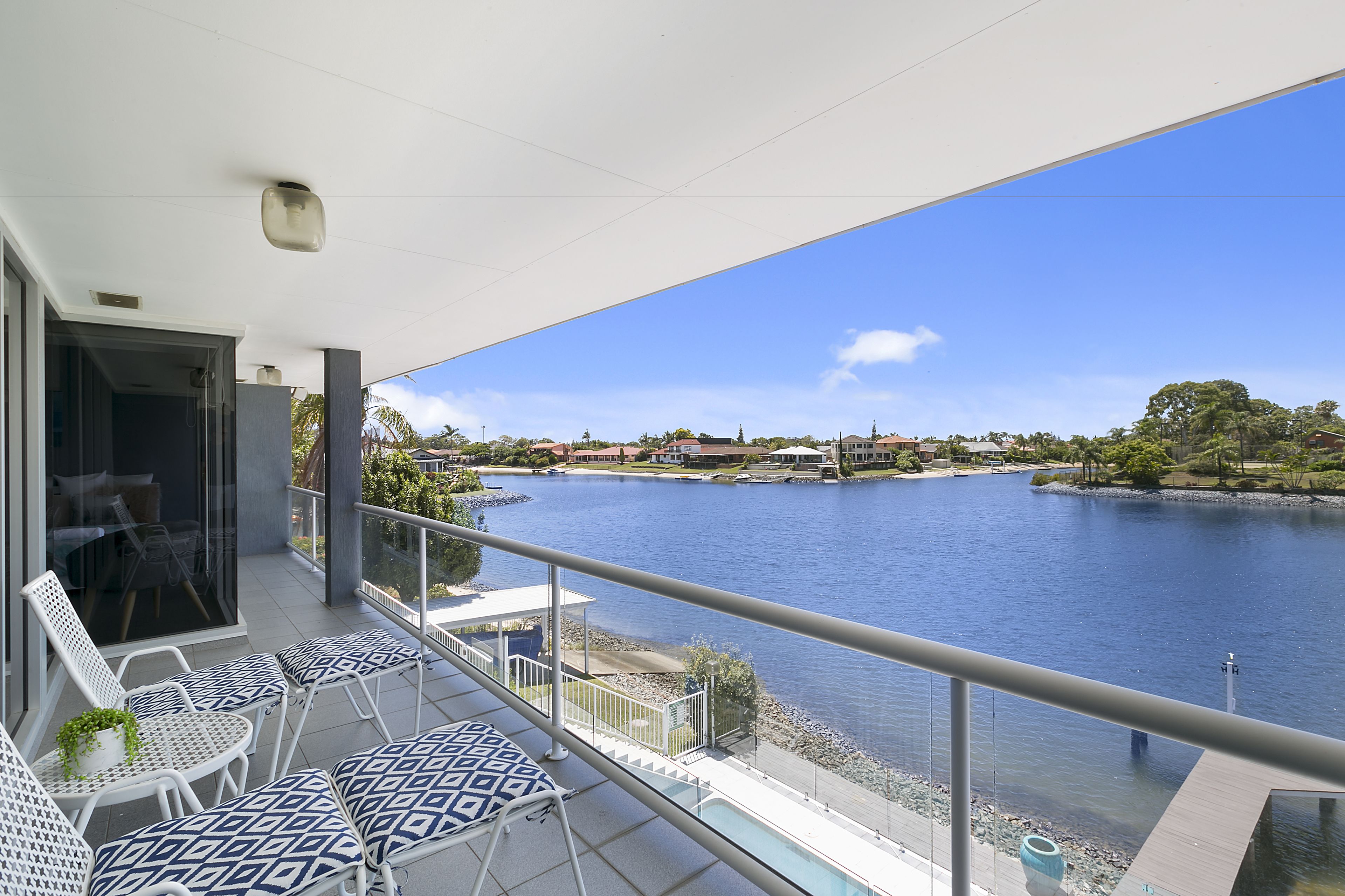 Havana Blue - Large 4 Bedroom Home