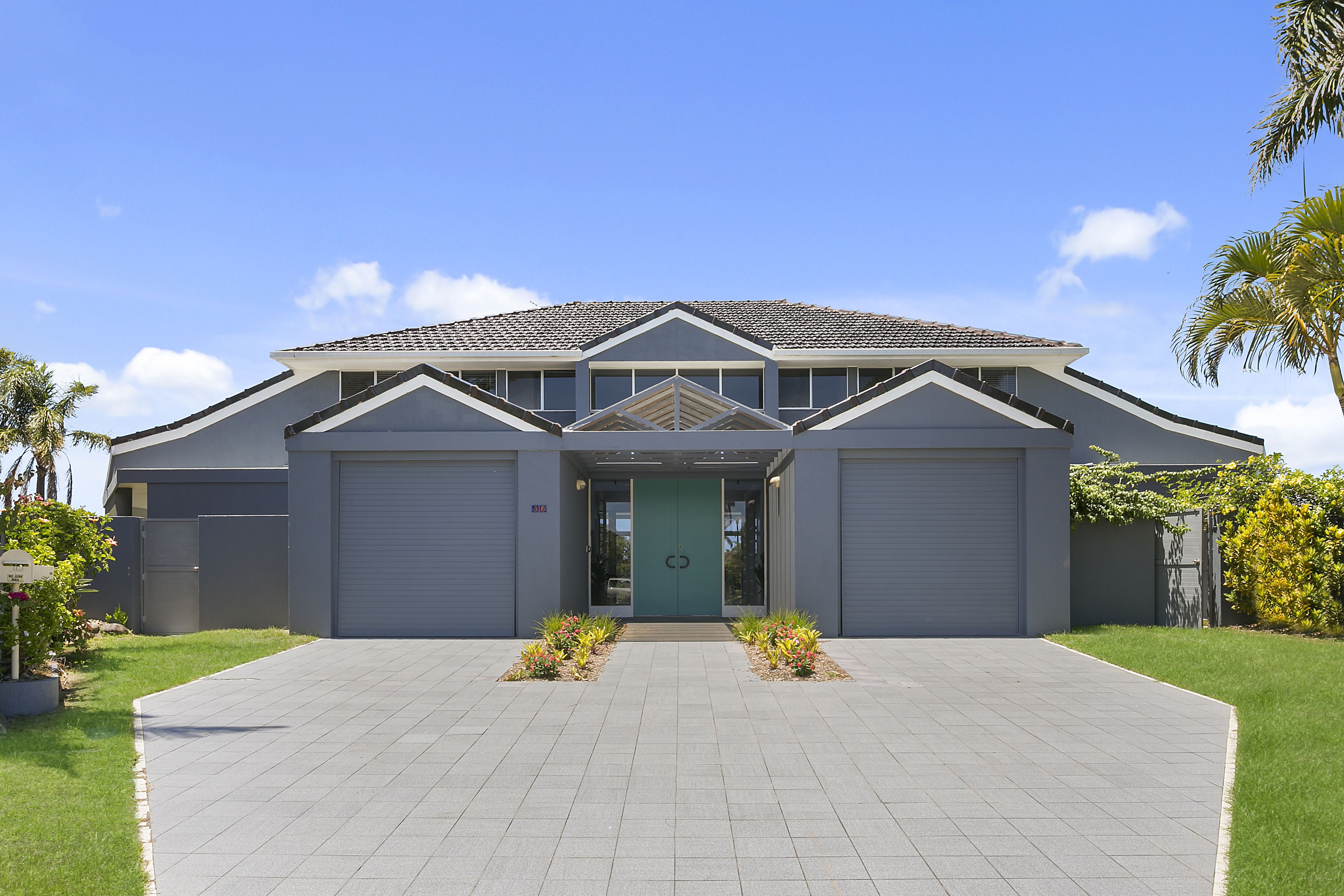 Havana Blue - Large 4 Bedroom Home