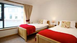 2 bedrooms, iron/ironing board, free WiFi, linens