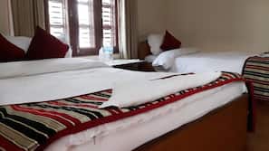 Desk, iron/ironing board, rollaway beds, free WiFi