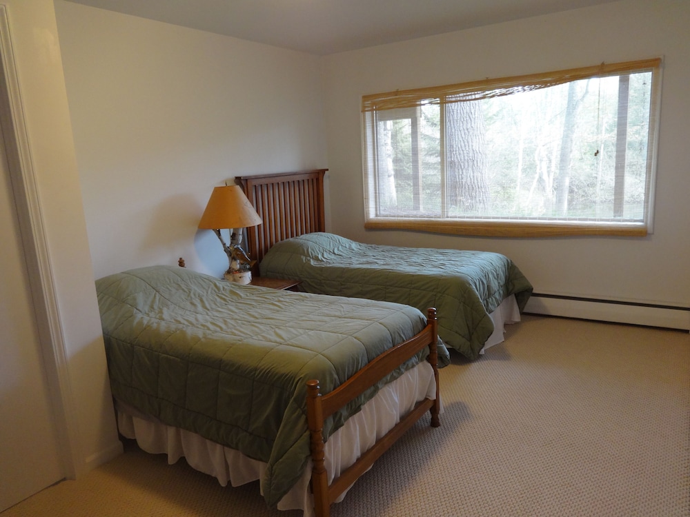 South Branch Ausable River. 4 Bedroom, 3 Bath. Vrbo