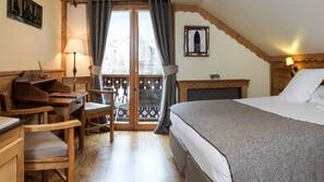 Premium bedding, in-room safe, individually decorated