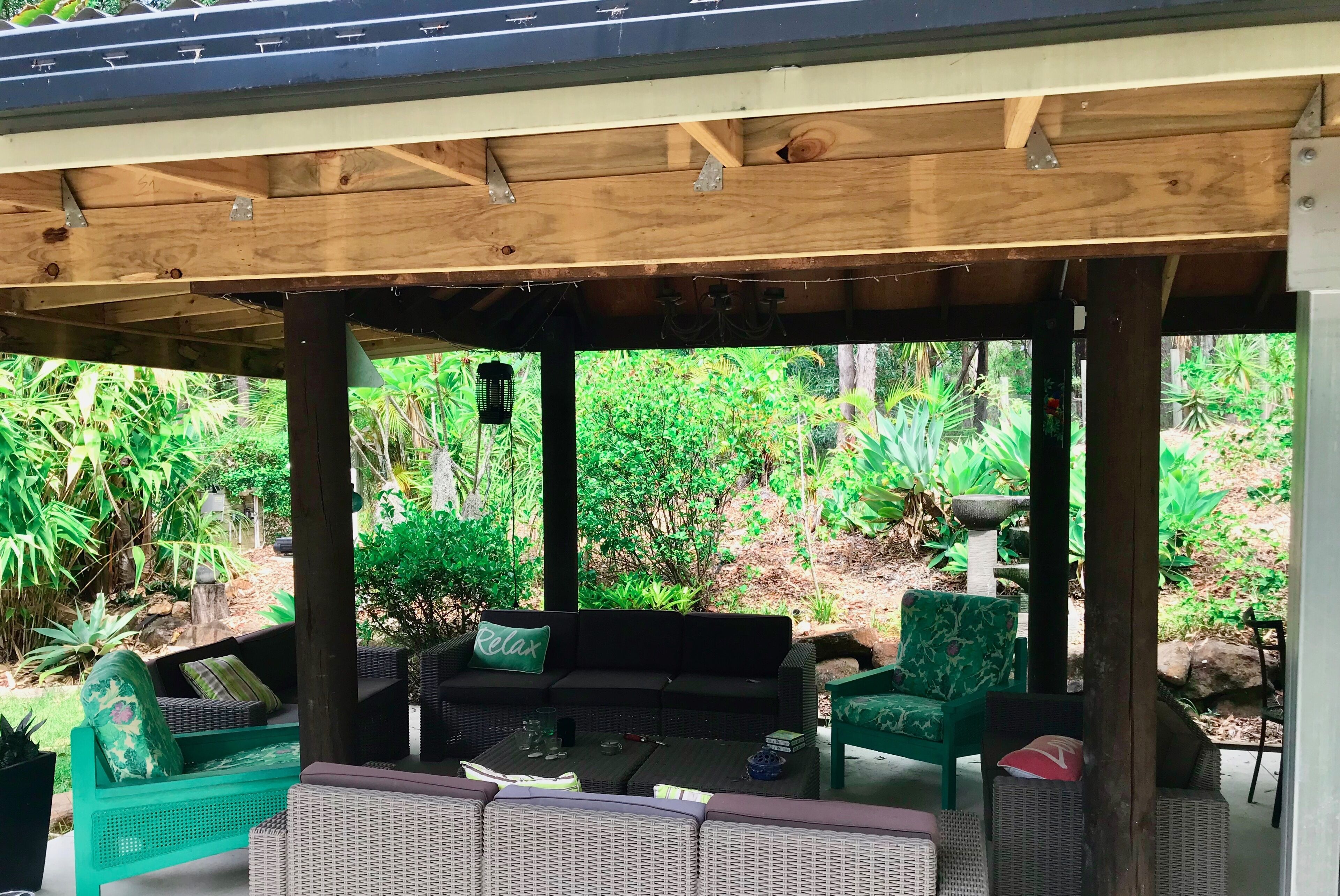 Forest Setting, Pool, Cabana, Large Bath, Netflix/foxtel/wifi, King Size Bed