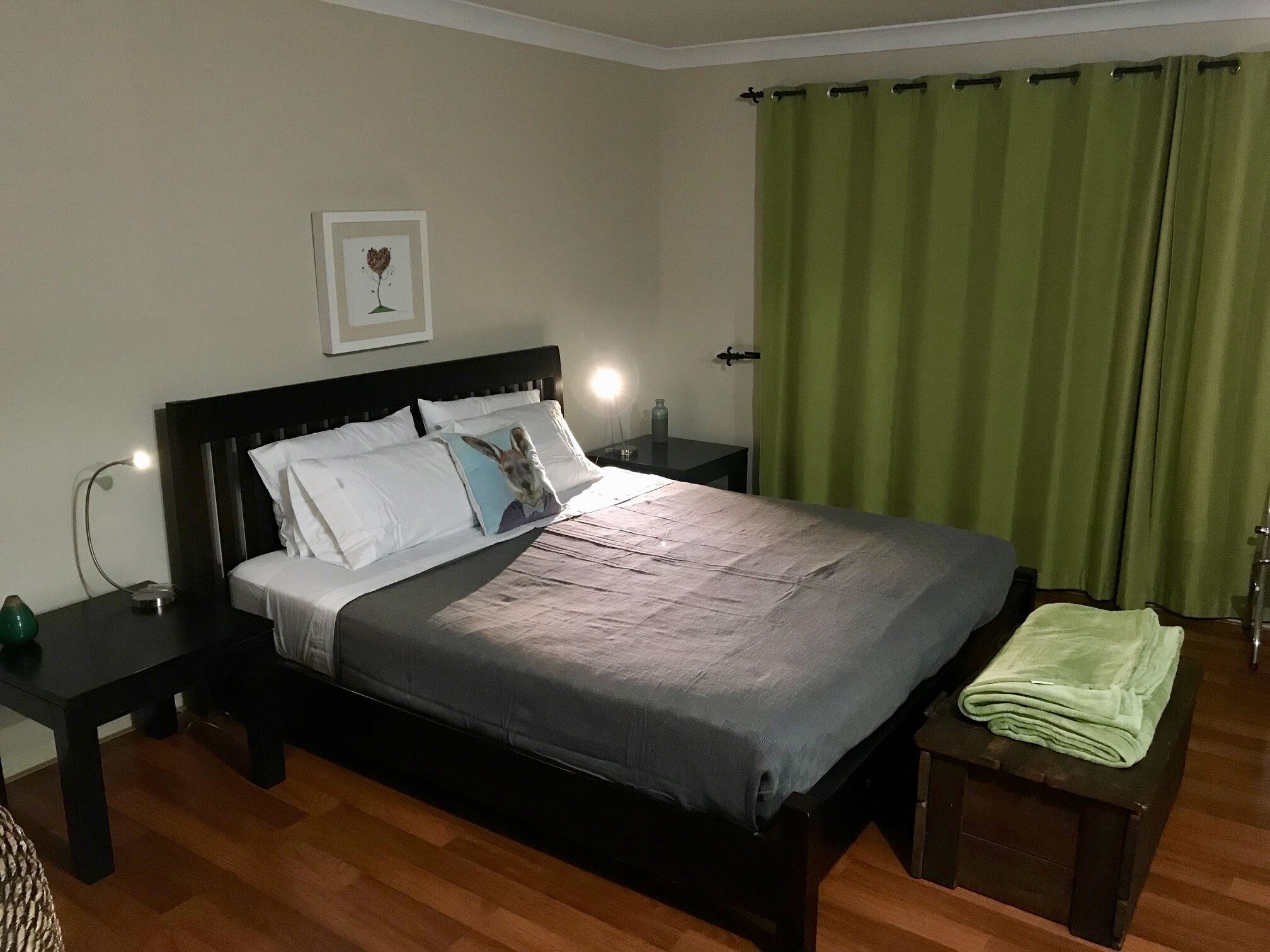 Forest Setting, Pool, Cabana, Large Bath, Netflix/foxtel/wifi, King Size Bed