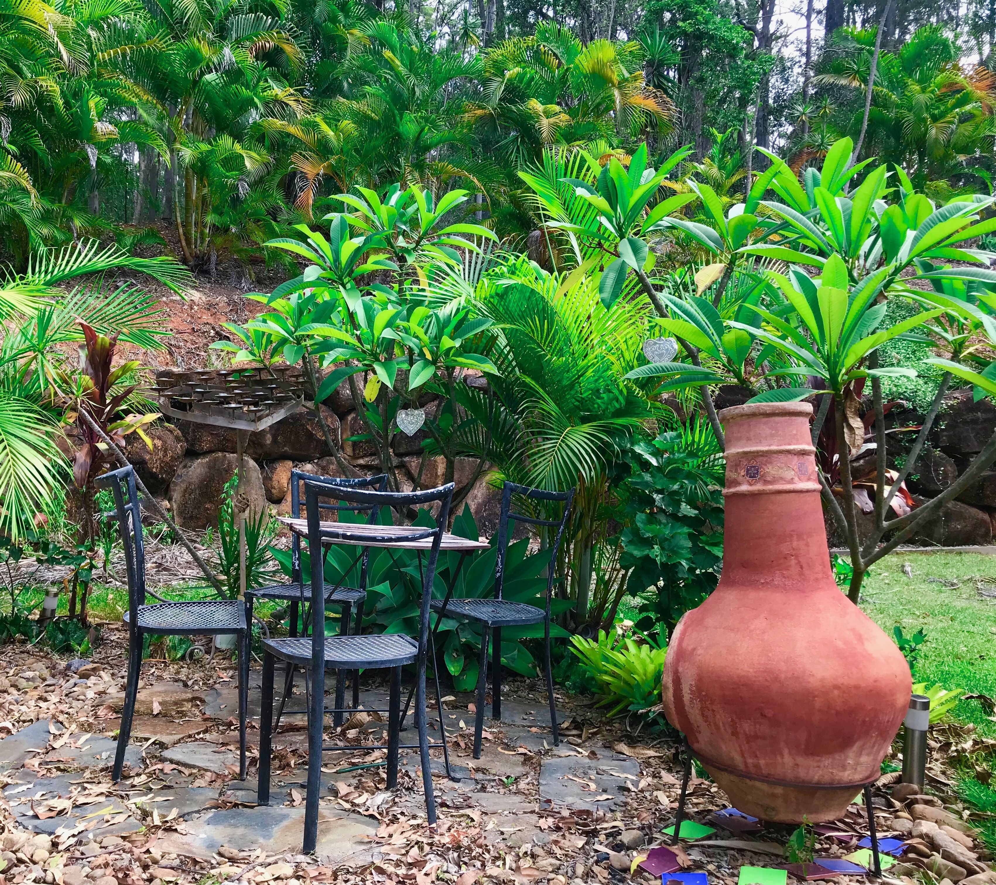 Forest Setting, Pool, Cabana, Large Bath, Netflix/foxtel/wifi, King Size Bed