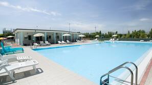 Piscina all'aperto