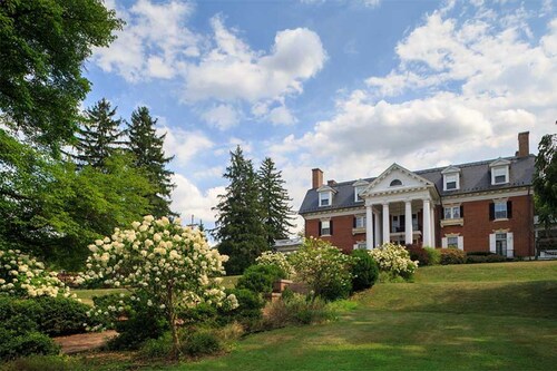 Great Place to stay The Mercersburg Inn near Mercersburg 