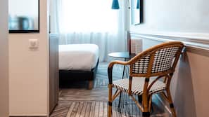 Premium bedding, in-room safe, individually decorated