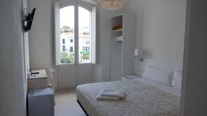 Coffre-forts dans les chambres, bureau, Wi-Fi gratuit, draps fournis
