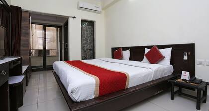 OYO 9654 Hotel Arco Palace