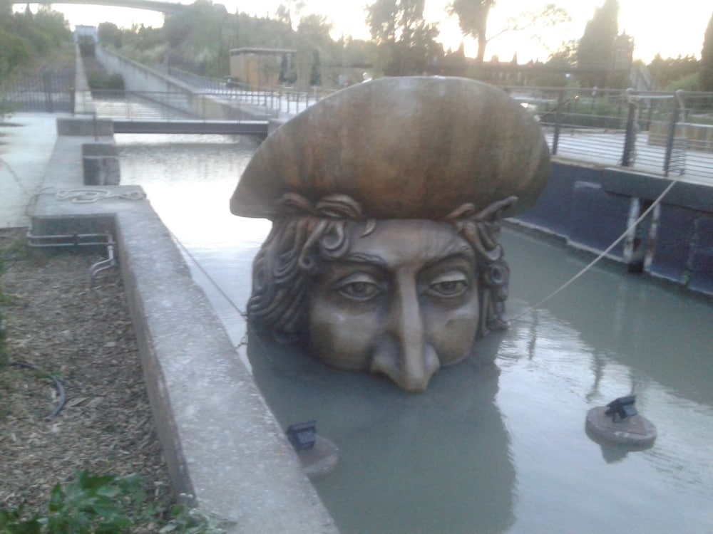 Photo - Venez Rêver Béziers CENTRE et GARE il y a plus cher mais c est moins bien