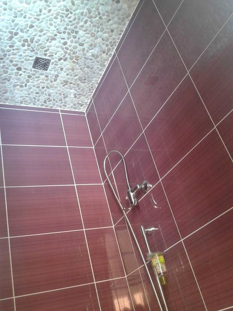 Photo - Venez Rêver Béziers CENTRE et GARE il y a plus cher mais c est moins bien