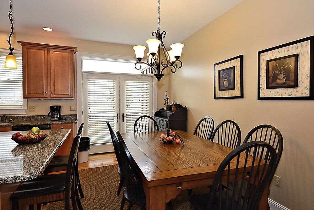 White Aspen 3 Bedrooms 3 5 Bathrooms Home In Davis Hotel