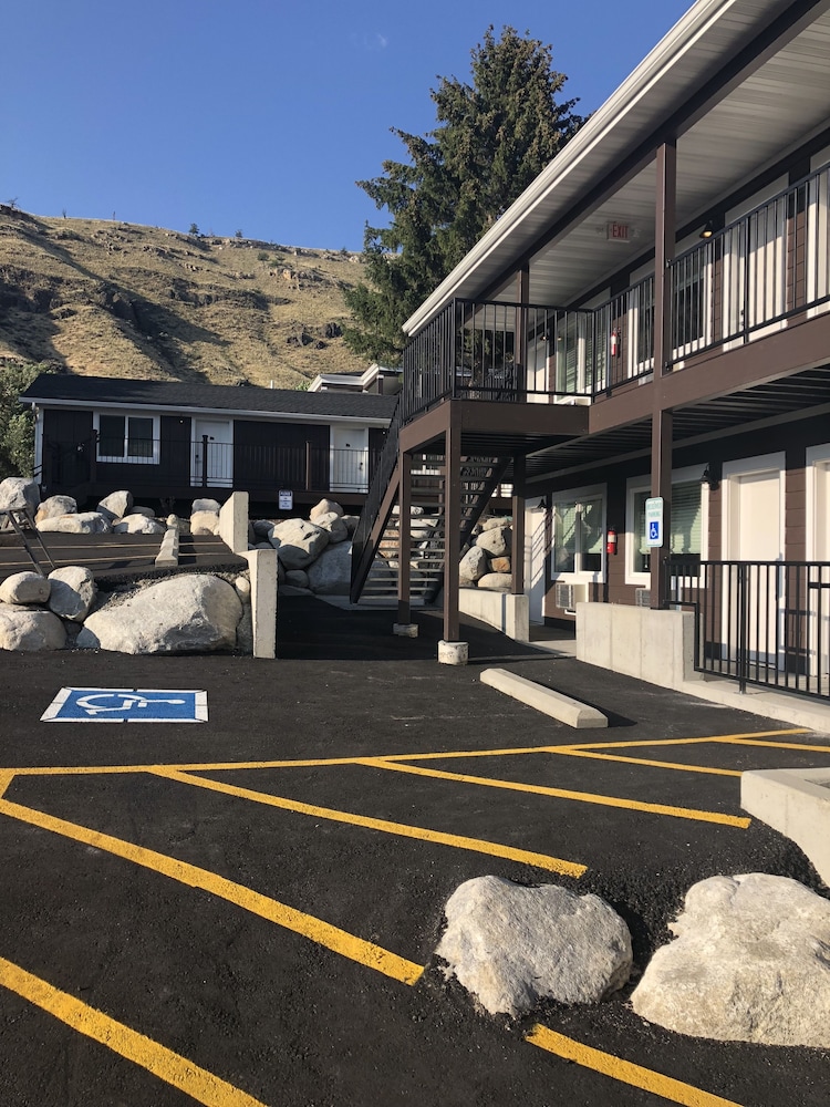 The Roosevelt Hotel Yellowstone in Gardiner Best Rates & Deals on