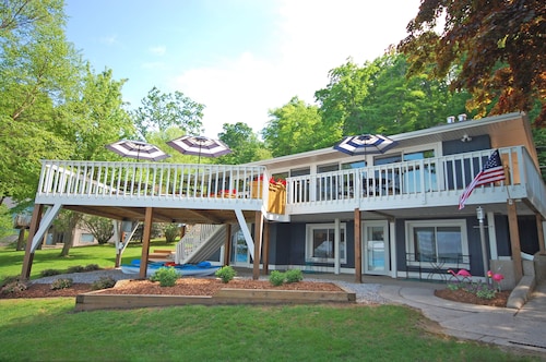 Hotels Near Sleeping Bear Dunes National Lakes Traverse City Newly Refurbished Glen Lake Home 5br 3ba Acc 12