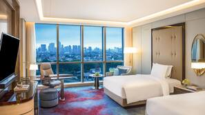 Seprai katun Mesir, seprai premium, selimut bulu angsa, dan minibar