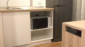 Fridge, microwave