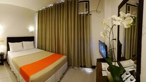 In-room safe, desk, iron/ironing board, free WiFi