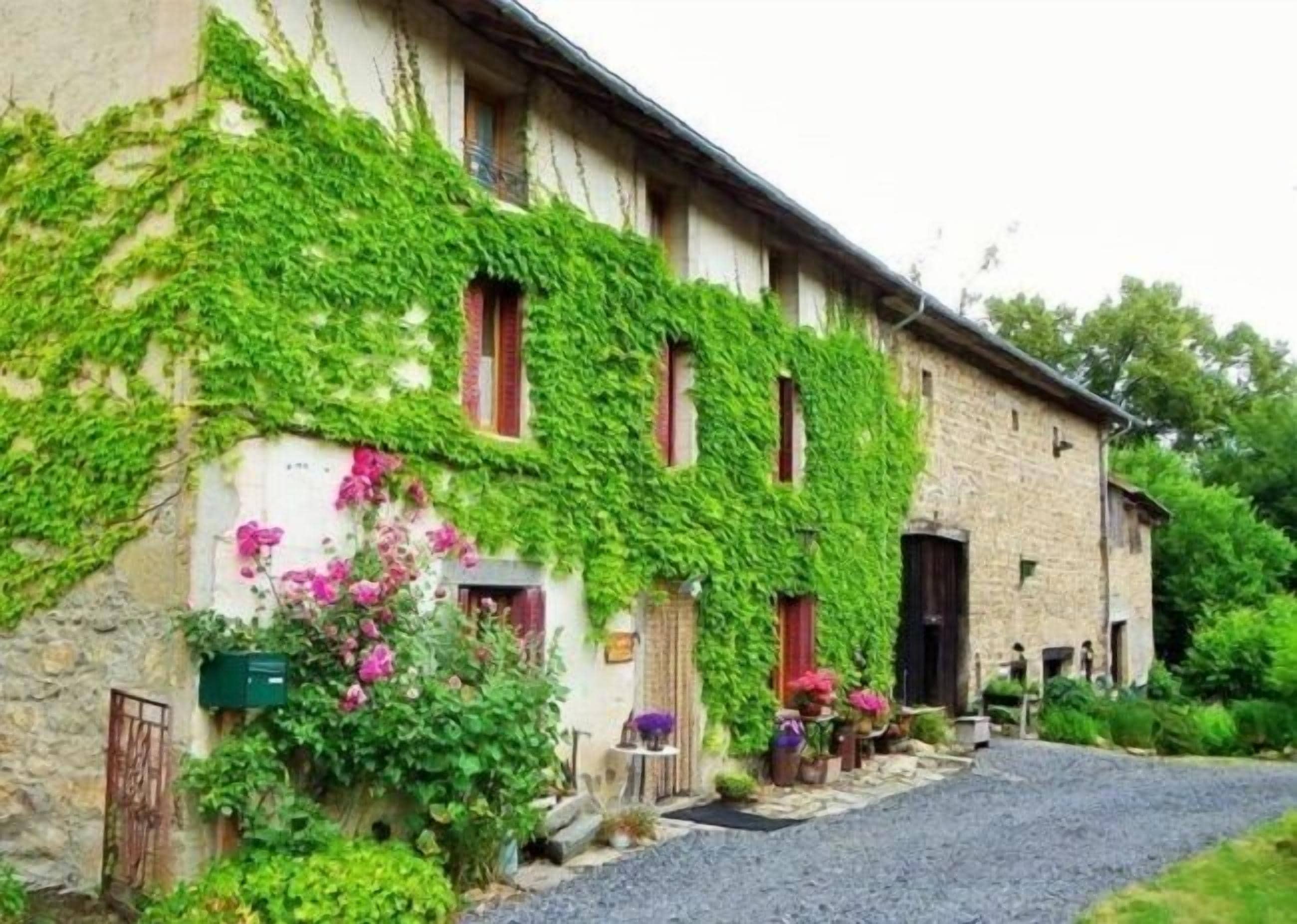 Chambres d'Hotes L'Embellie in Bertignat, France